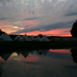 Feriencamp gesucht - Sonnenuntergang im Bunten Dorf