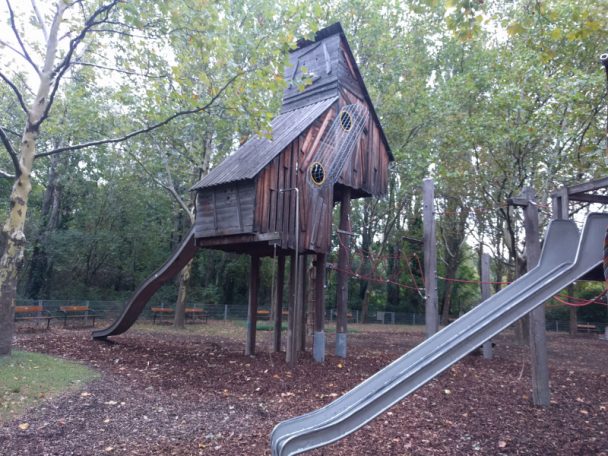 Kurpark Oberlaa - ein Ort, an dem Kinder spielen und auf Endteckungsreise gehen können